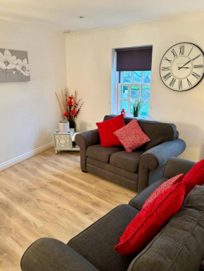 The Gorge Getaway - Deluxe 3-Bedroom Apartment